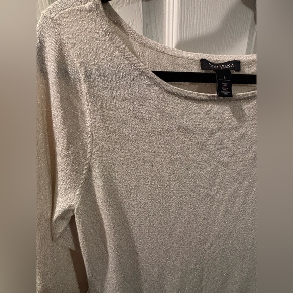 White House Black Market Shimmering Cream Top - Picture 3 of 6